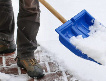 Welche Verpflichtungen habe ich als Hauseigentümer, wenn der erste Schnee fällt? Schneeräumung Pflichte und Rechte