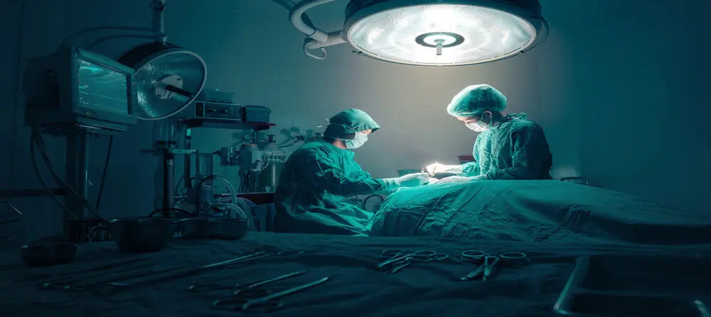 Wann liegt ein Behandlungsfehler durch einen Arzt in Österreich vor – Verstoß gegen medizinische Standards und ärztliche Sorgfaltspflichten