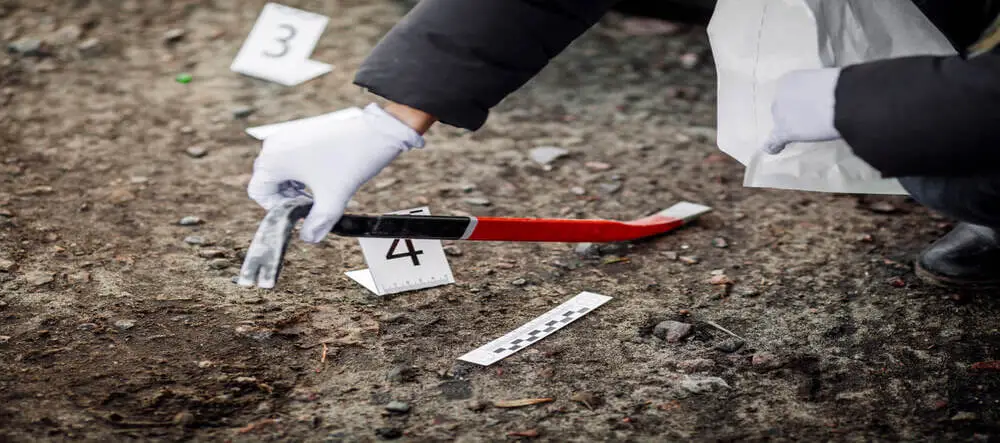 Unterschied zwischen Mord, Totschlag und Körperverletzung mit Todesfolge in Österreich – Vorsatz, Affekt und unbeabsichtigter Tod im Strafrecht