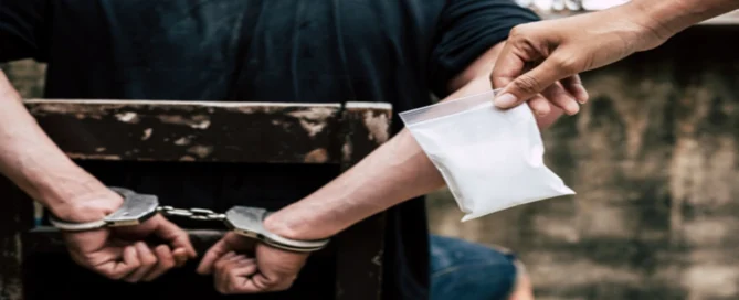 Welche Strafe droht bei Suchtgifthandel in Österreich – Strafbarkeit nach § 28a SMG