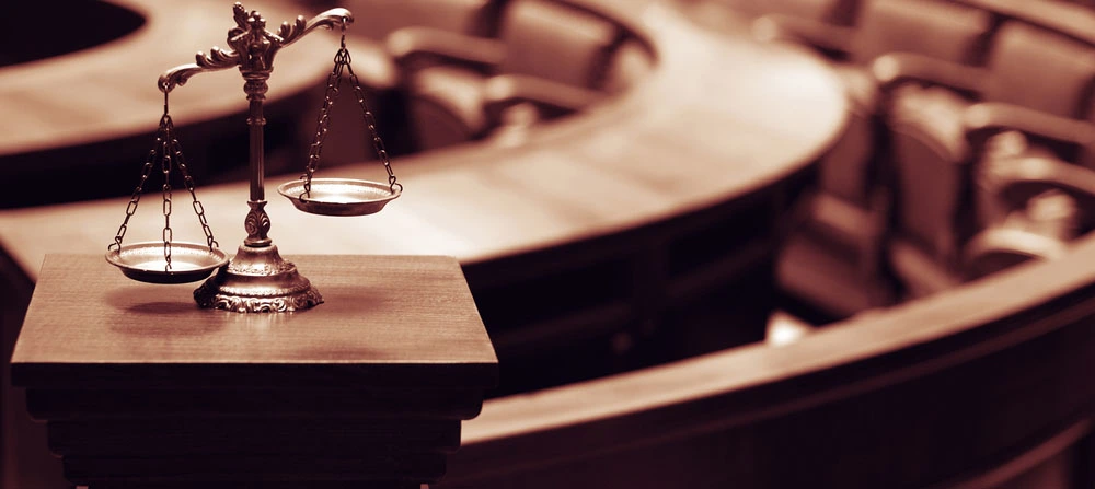 Welche Strafe droht nach dem Verbotsgesetz in Österreich – Versenden verbotener Bilder und Wiederbetätigung mit Freiheitsstrafe bis zu 10 Jahren