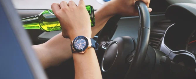 Welche Strafen drohen bei Alkohol am Steuer in Österreich – Promillegrenzen, Geldstrafen und Führerscheinentzug