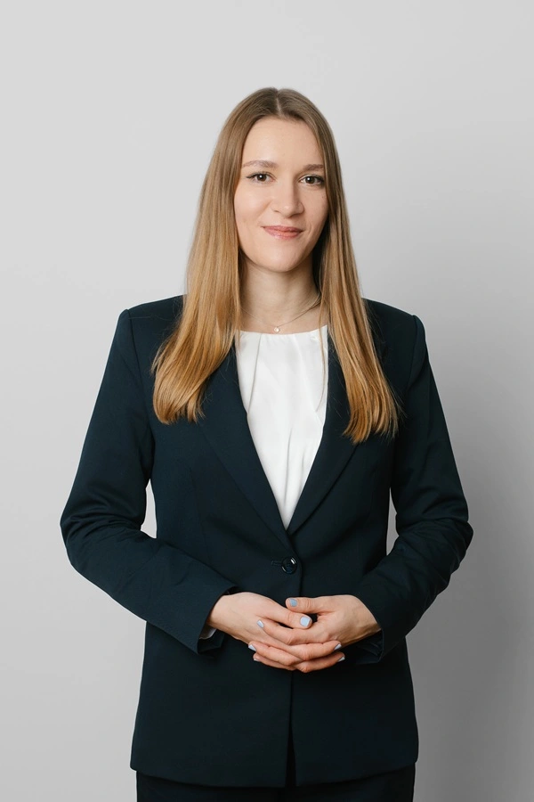 Lisa Pany – Portraitfoto für Rechtsanwalt Mag. Sascha Flatz Wien