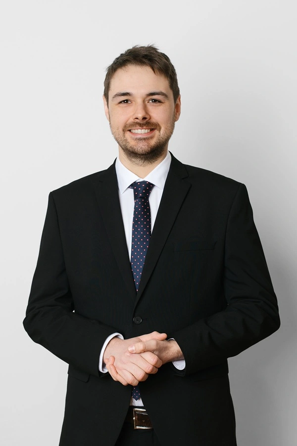 Marcel Helbich – Portraitfoto für Rechtsanwalt Mag. Sascha Flatz Wien