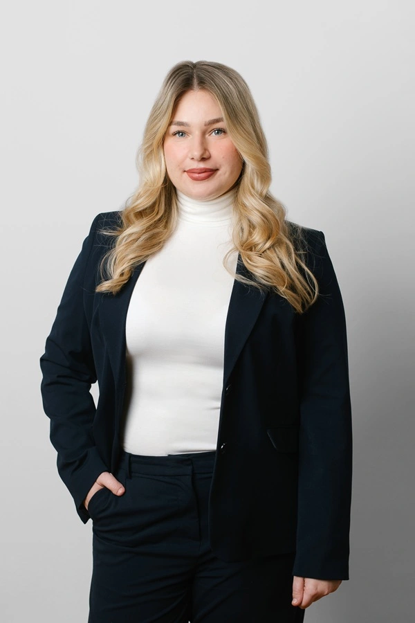 Pia Maria Göderle – Portraitfoto für Rechtsanwalt Mag. Sascha Flatz Wien